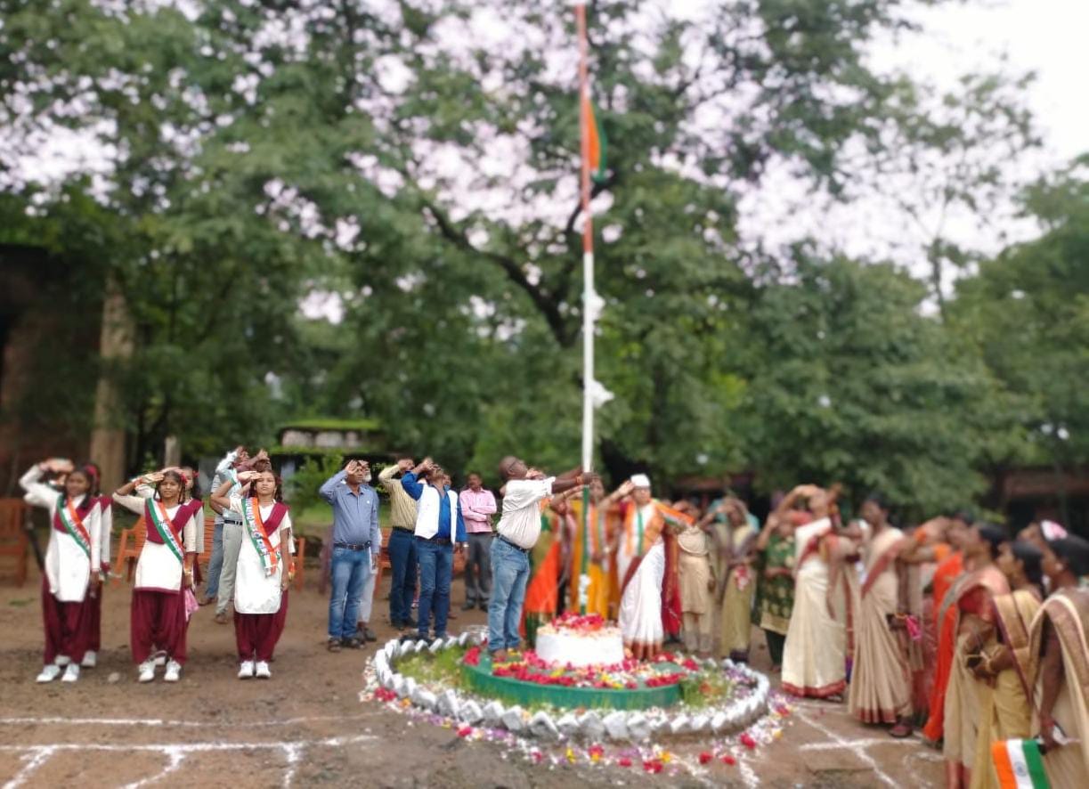 राजकीय मध्य विद्यालय खास कर्णपुरा में मना स्वतंत्रता दिवस