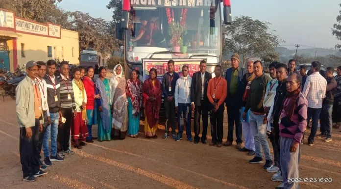 Children of Shanti Niketan School went on educational tour