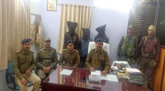 Khunti police arrested three accused of robbery