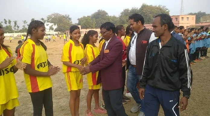 मुख्यमंत्री आमंत्रण फुटबॉल टूर्नामेंट के दूसरे दिन हुए कई मैच