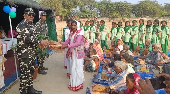 Sashastra Seema Bal gave material to needy villagers