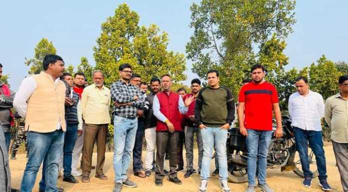 Chatra Deputy Commissioner Abu Imran visited Pratappur block area