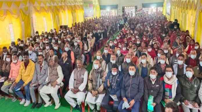 DC gave instructions in the workshop of PDS shopkeepers in Chatra