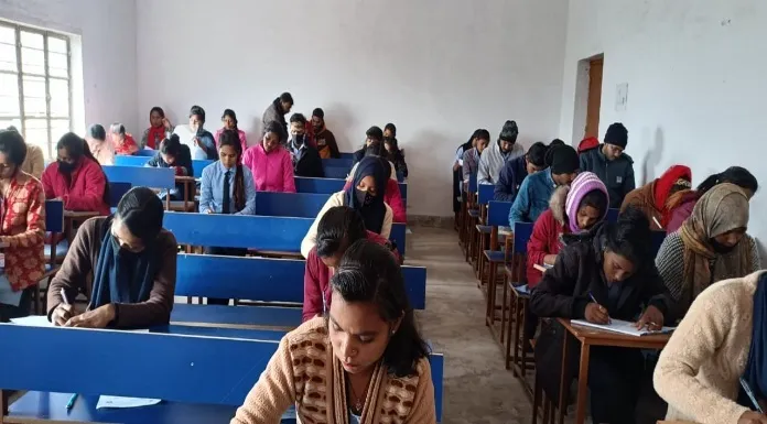 First semester internal examination completed in GM Evening College Ichak