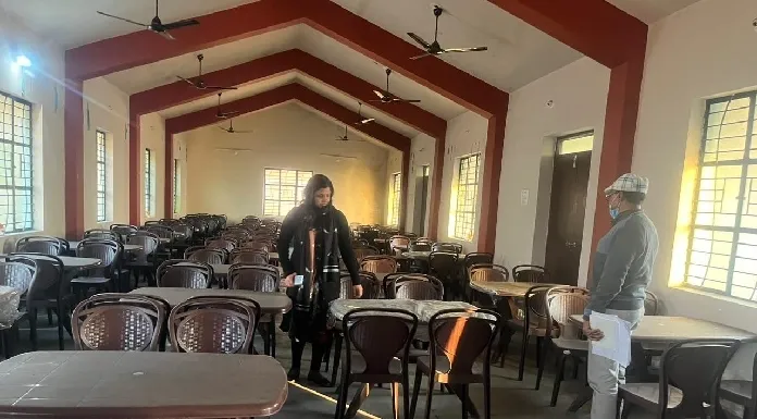 Ramgarh DC Madhavi Mishra visited Mandu block