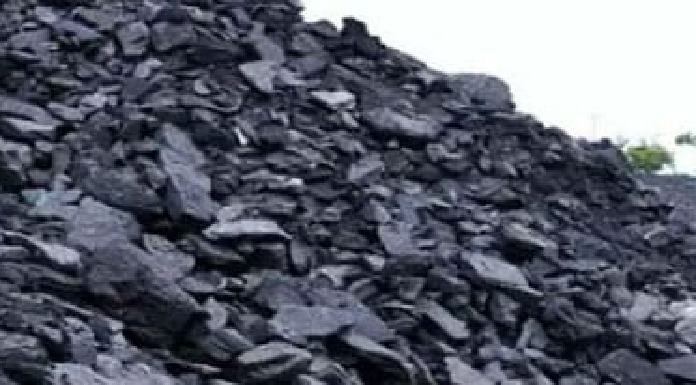 Illegal coal truck seized in Lohardaga, driver arrested