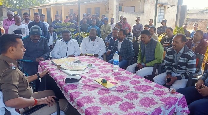 Sonaram Manjhi reached Urimari OP with supporters regarding the shootout