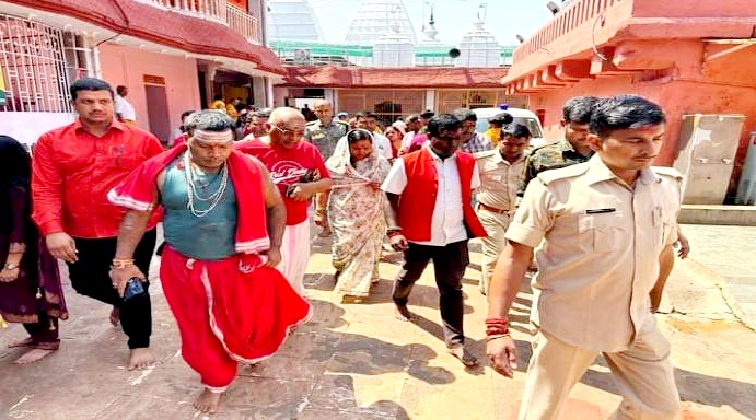 DC reviewed law and order in Baba Baidyanath temple complex