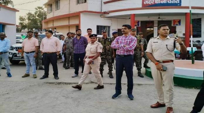 Flag march under the leadership of Chatra DC and SP