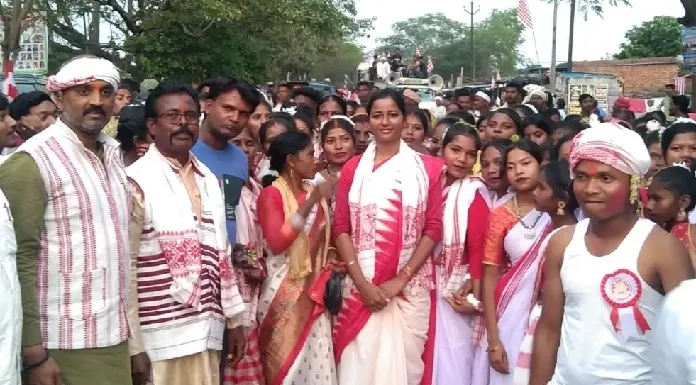 MLA Amba Prasad participated in the procession of Sarhul festival