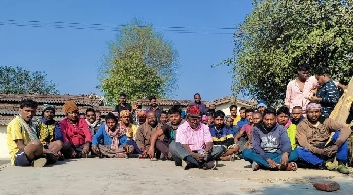 The villagers of Raska Tola held a meeting and expressed their anger towards CCL