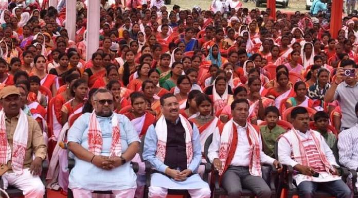 100th edition of 'Mann Ki Baat' heard at many places in Jharkhand