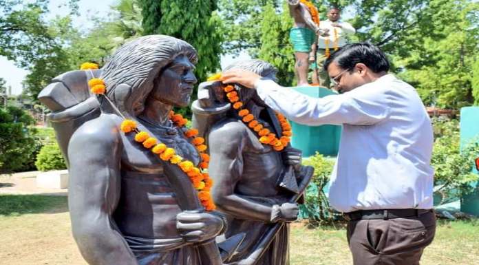 Birth anniversary of freedom fighter Sido-Kanhu celebrated in Pakur