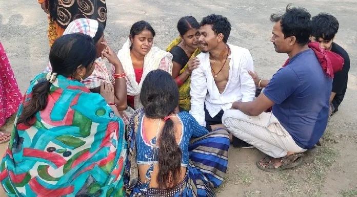 CCL worker woman killed, looted by entering the house