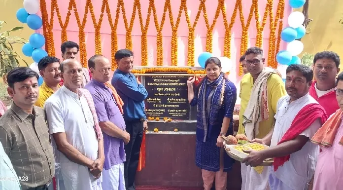 DC inaugurated passenger shed in Rajrappa temple premises