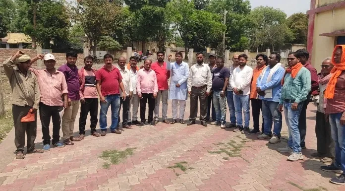 Outrage in Bhurkunda over threat to kill doctor