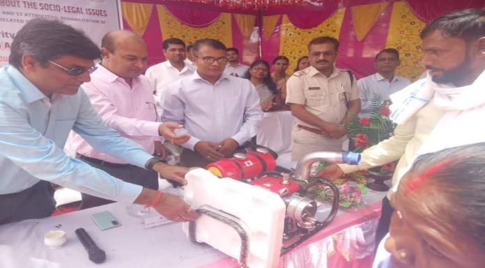Legal empowerment camp organized in Latehar's Baresandh