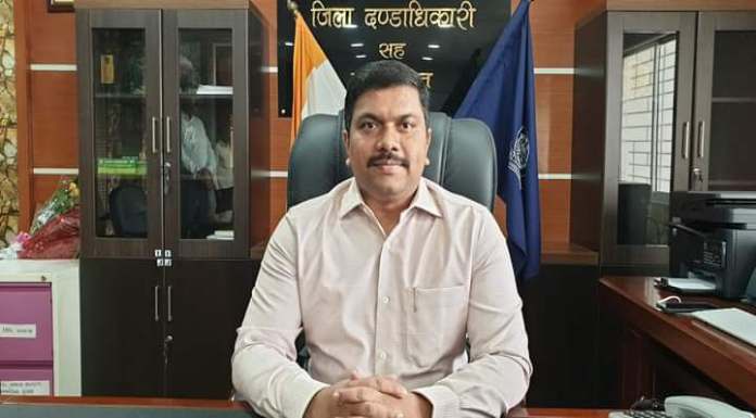 Palamu district administration canceled license of 6 crushers