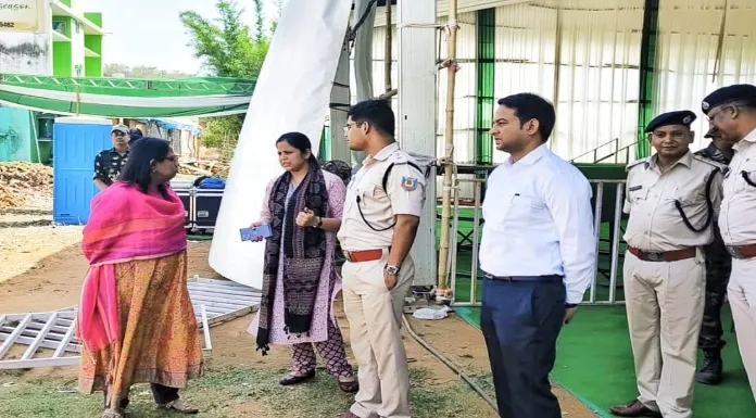 Tourism Director, along with others inspected Patratu Lake regarding CM's program