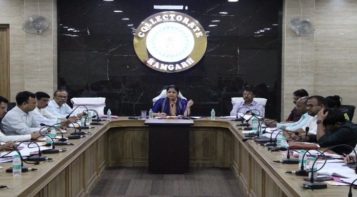 DC reviews ongoing development works in Ramgarh district