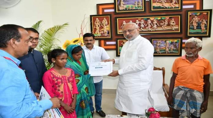 Governor CP Radhakrishnan distributed assets in Latehar