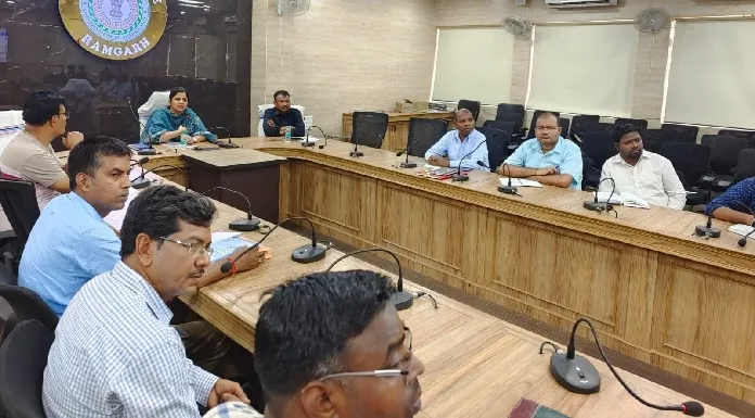Ramgarh DC held a meeting under the farm loan waiver scheme