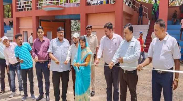 Three-day primitive tribe Paharia football competition started