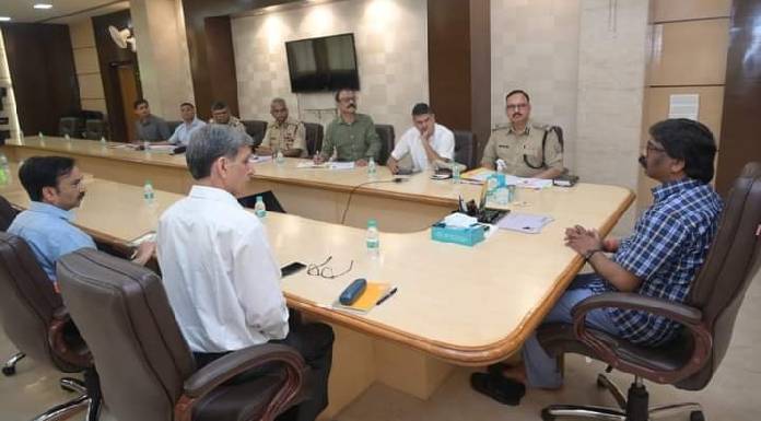 CM holds meeting with senior police officers