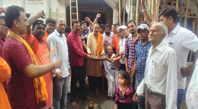Casting the roof of Hanuman temple in Bhurkunda
