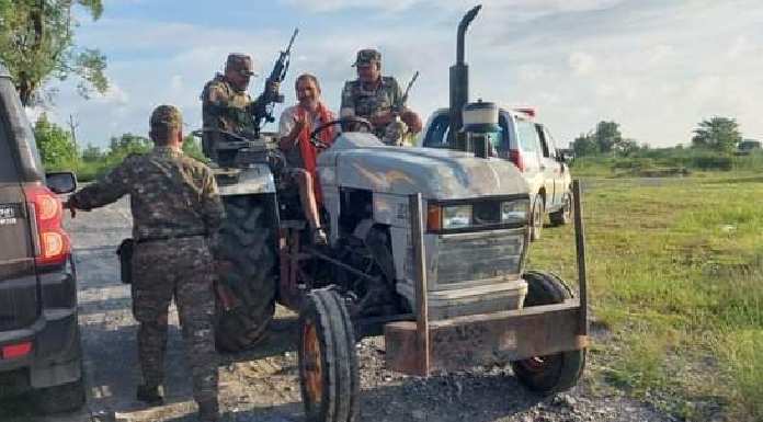 Illegal sand loaded two haiwa and tractor engaged in stone mining seized