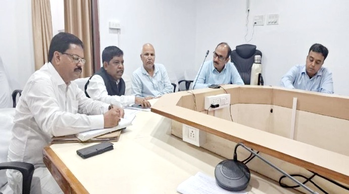 meeting between raiyat visthapit morcha and ccl management