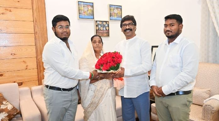 Minister Baby Devi met CM Hemant Soren