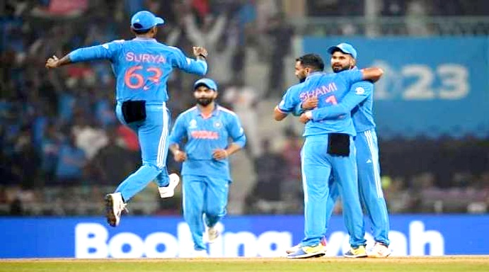 India vs England: क्रिकेट वर्ल्ड कप में भारत ने इंग्लैंड को 100 रनों से हराया