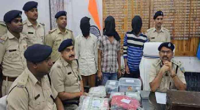 Three arrested in the case of robbery of Rs 2.5 lakh from a businessman