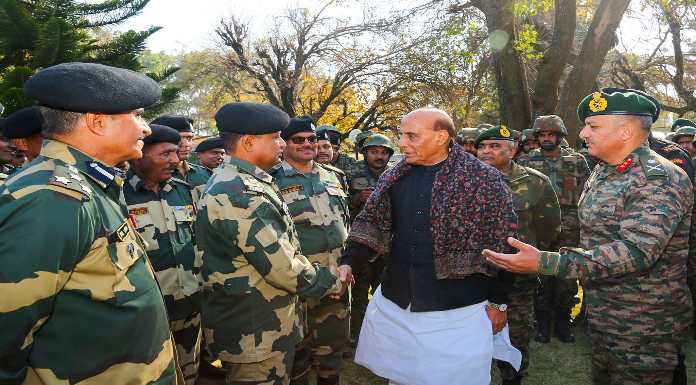 रक्षा मंत्री ने जम्मू-कश्मीर का दौरा कर सुरक्षा स्थिति का जायजा लिया