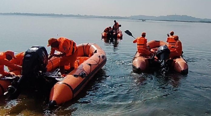 For the first time in Jharkhand, mock drill was done to deal with flood disaster.