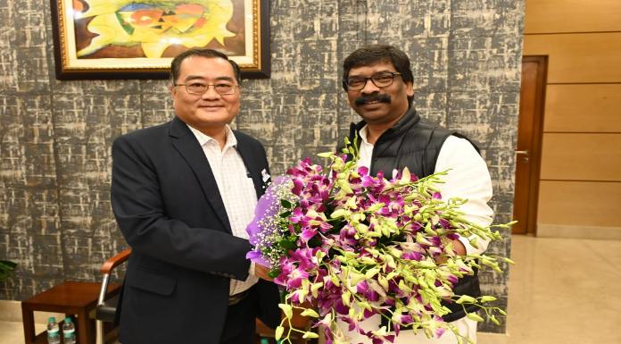 The new Chief Secretary of the state paid a courtesy call on the Chief Minister