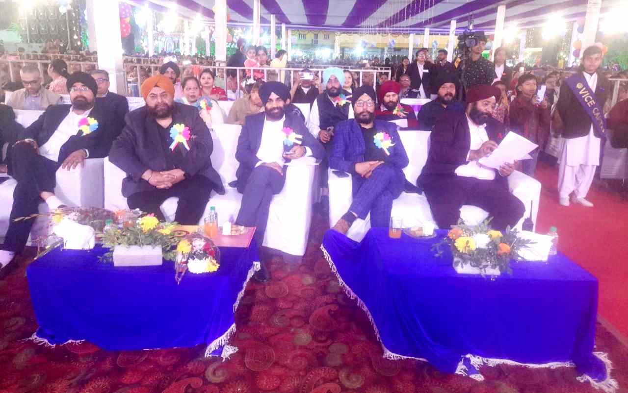 Annual day celebrated with pomp in Shri Gurunanak Public School, Ramgarh