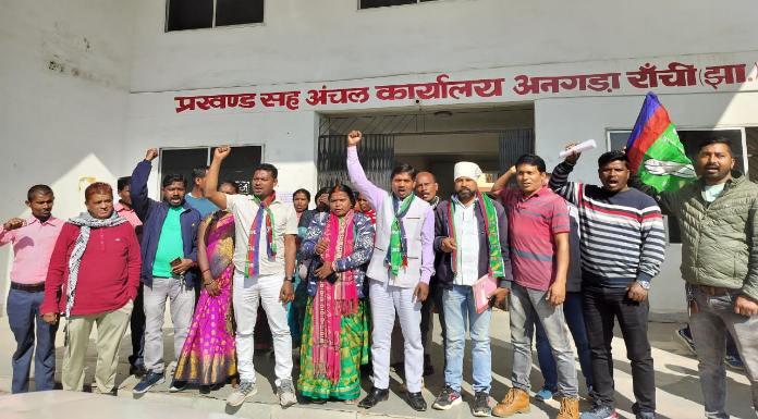 BJP and AJSU demonstrated at Angada block headquarters
