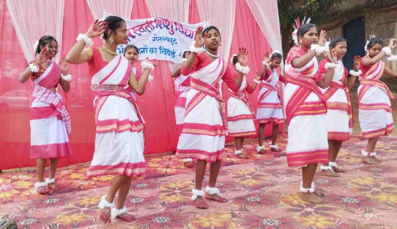 Farewell to 10th class students of Saraswati Vidya Mandir School, Getalsud