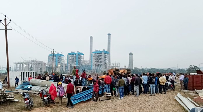 Helper dies painfully on the spot after Hydra overturns in Patratu