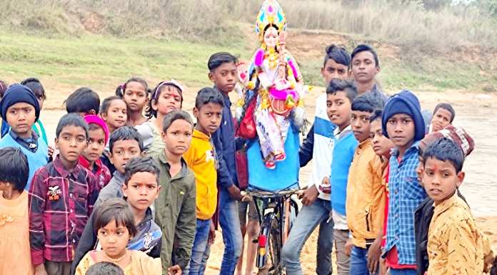 Immersion of idols of Goddess Saraswati took place in Barkagaon