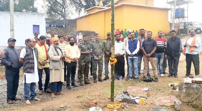 Bhoomi pujan and flag installation completed in Bhurkunda regarding Surya Shashthi Mahayagya.
