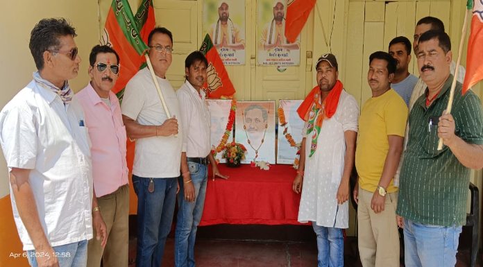 BJP Patratu Mandal celebrated the party's foundation day with enthusiasm