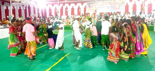 Sarhul mahotsav organized at Mahatma Gandhi Maidan, Urimari