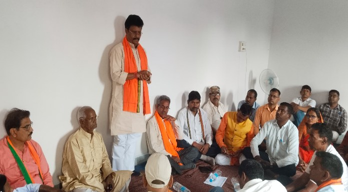 Workers should form teams at every booth and run public relations campaign, says Loknath Mahato