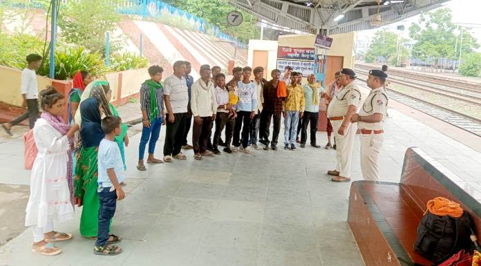 Railway protection force made passengers aware in Patratu station premises
