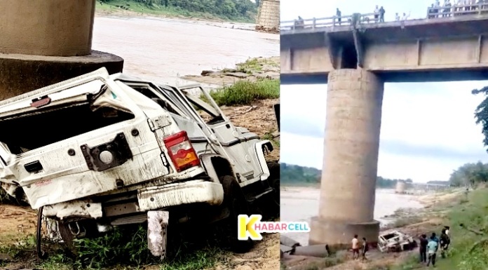 Bolero falls from Sayal-Urimari Damodar bridge, driver injured