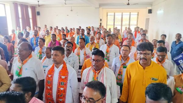 Union Minister Shivraj Singh Chauhan held a meeting with BJP workers in Ramgarh.