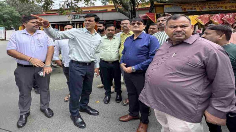 दुर्गा पूजा से पहले रांची नगर निगम सख्त, अवैध होर्डिंग लगाने पर होगी कार्रवाई